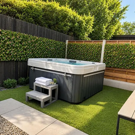 Country With Hot Tub * Strensall